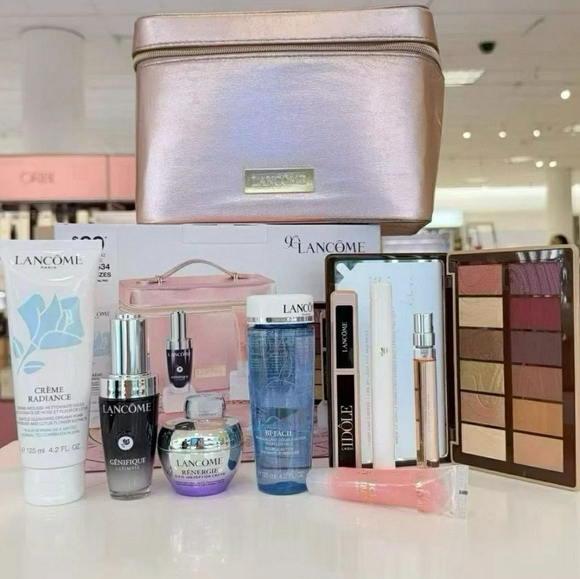 10PC🤶Gift Idea🤶BNIB LE Lancome 10PC W/8 Fullsizes Holiday 2025 Beauty Box!$534